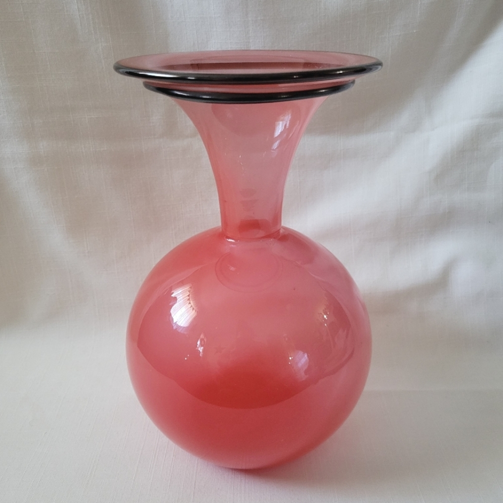 Hand-blown Beautiful Grapefruit Pink Glass Vase